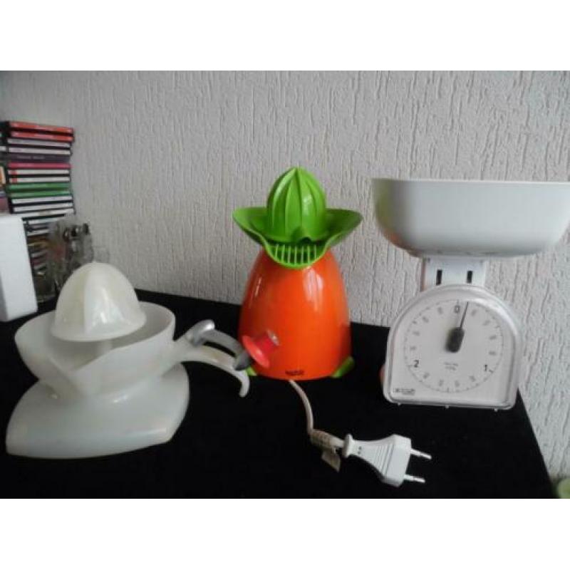 Citruspers en weegschaal
