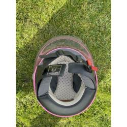 Roze scooterhelm