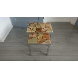 Retro vintage mimiset 2 bijzettafeltjes onyx marmer chroom