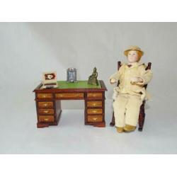 Bureau + stoel + man + accessoires voor poppenhuis 1/12