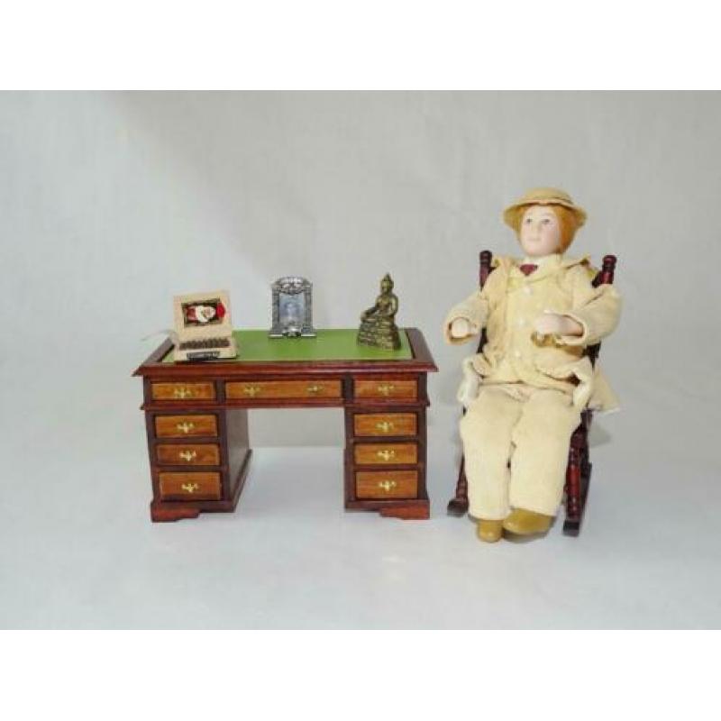 Bureau + stoel + man + accessoires voor poppenhuis 1/12