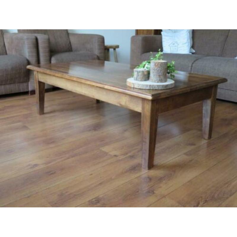 Salontafel in kersen/kastanje kleur