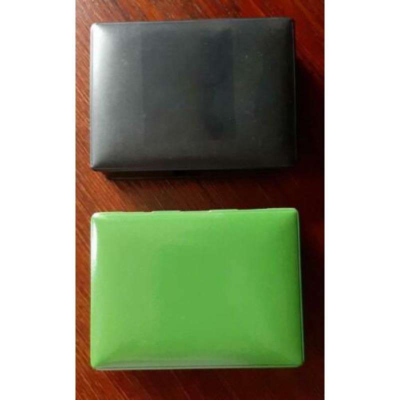 2 Vintage bakeliet / bakelite blikjes