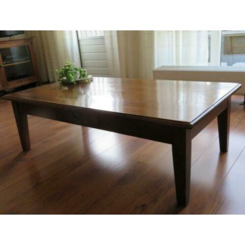 Salontafel in kersen/kastanje kleur
