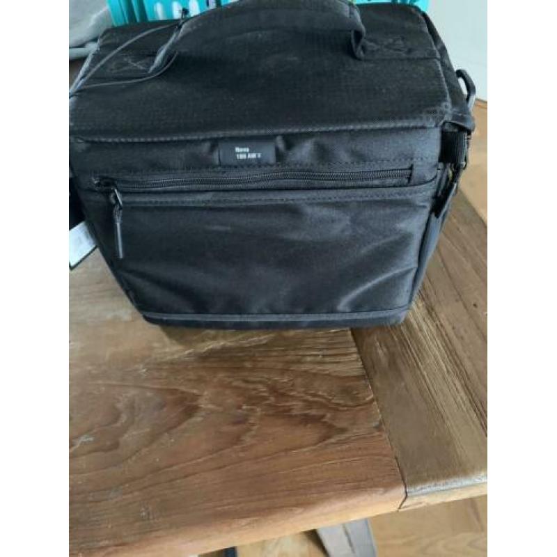 Cameratas Lowepro nova 180 AW II