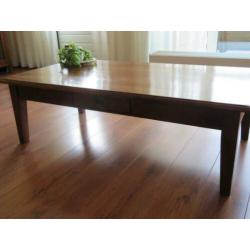 Salontafel in kersen/kastanje kleur