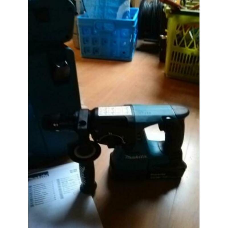 Makita DHR243RTJW