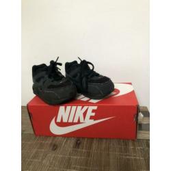 Nike air commandor zwart grijs maat 23,5 kinderschoen