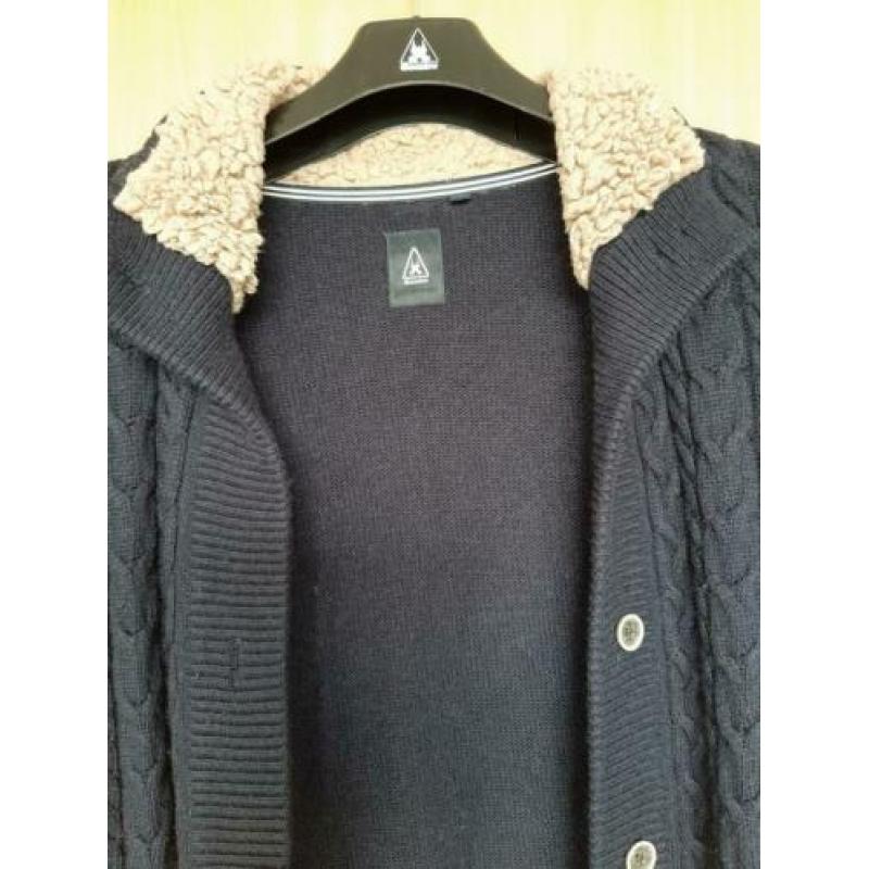 Gaastra donkerblauw vest met bont in de kraag. Maar l