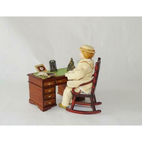 Bureau + stoel + man + accessoires voor poppenhuis 1/12