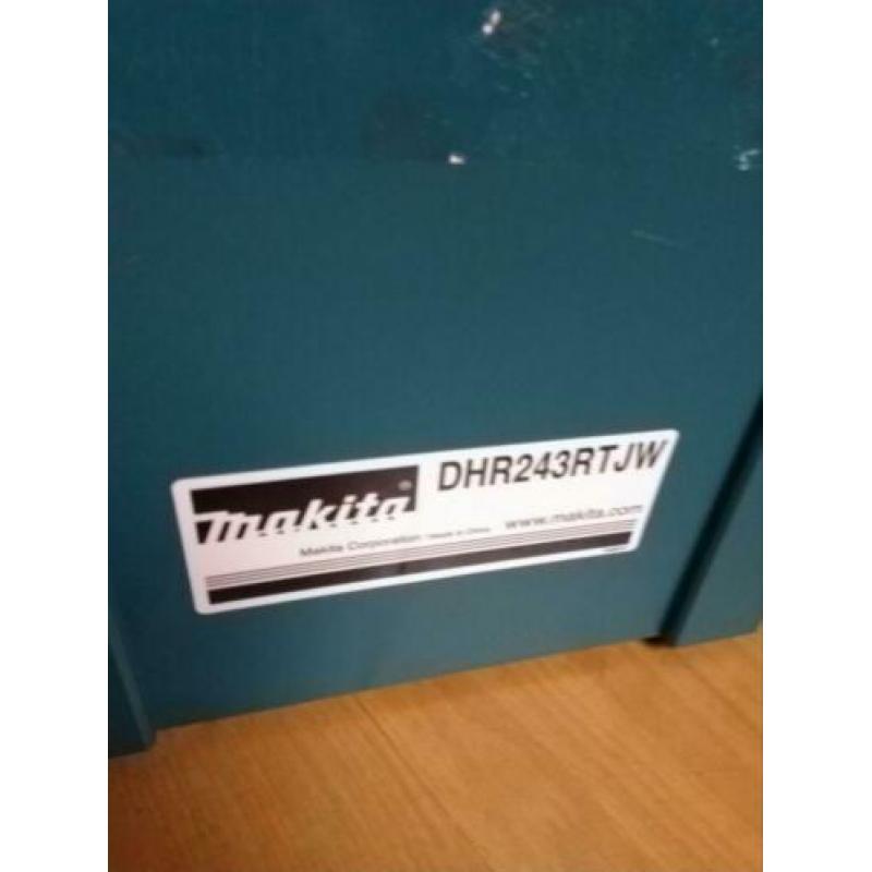 Makita DHR243RTJW