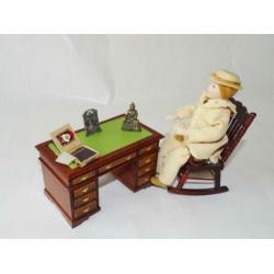 Bureau + stoel + man + accessoires voor poppenhuis 1/12