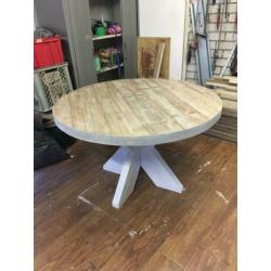 Ronde eettafel van verouderd steigerhout