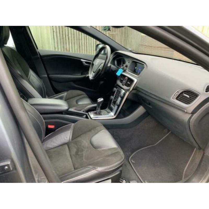 Volvo V40 2.0 D2 R-Design Business