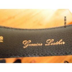 Mooie leren zwarte riem met goudkleurige gesp mt s