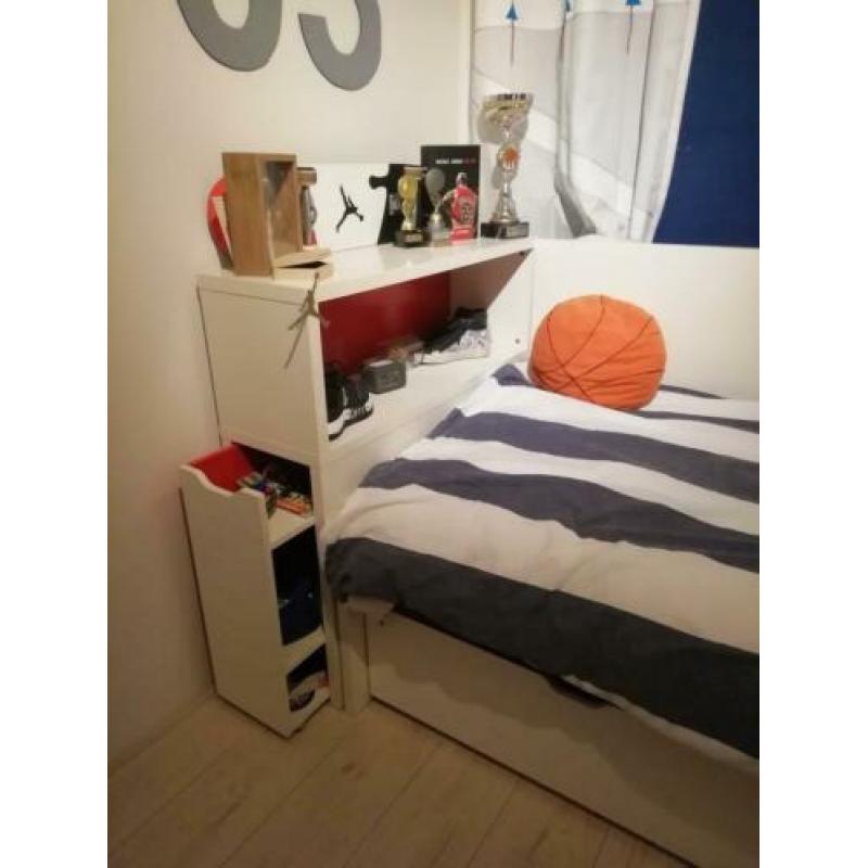 IKEA Flaxa bed inclusief opbergladen plus Odda achterkast