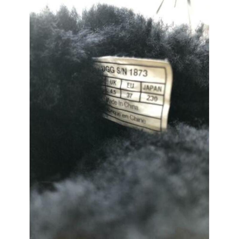 Originele UGG’s Bailey Button mt 37