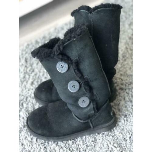 Originele UGG’s Bailey Button mt 37
