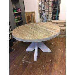 Ronde eettafel van verouderd steigerhout