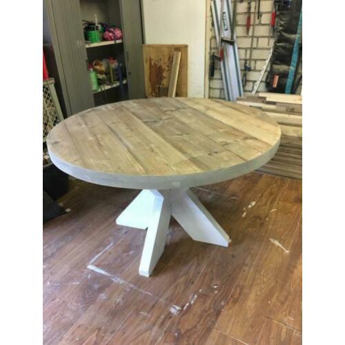 Ronde eettafel van verouderd steigerhout
