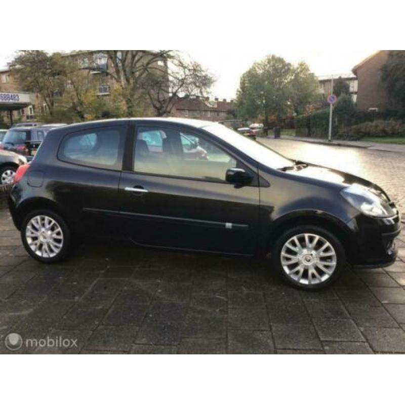 Renault Clio 1.6-16V Dynamique Luxe