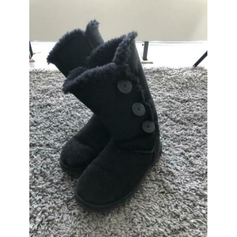 Originele UGG’s Bailey Button mt 37