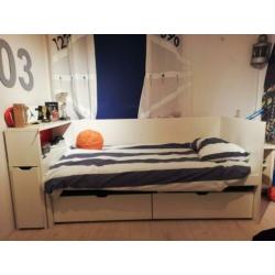 IKEA Flaxa bed inclusief opbergladen plus Odda achterkast