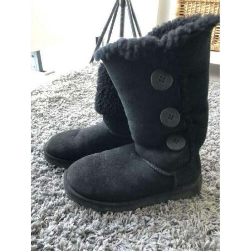 Originele UGG’s Bailey Button mt 37