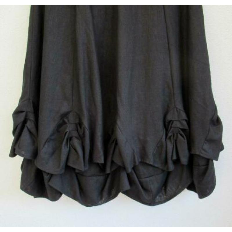 Zwarte linnen design rok van ART - mt 8 = mt M