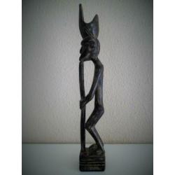 Houten Beeldje Indonesië - Houtsnijwerk - 34 x 5 cm.