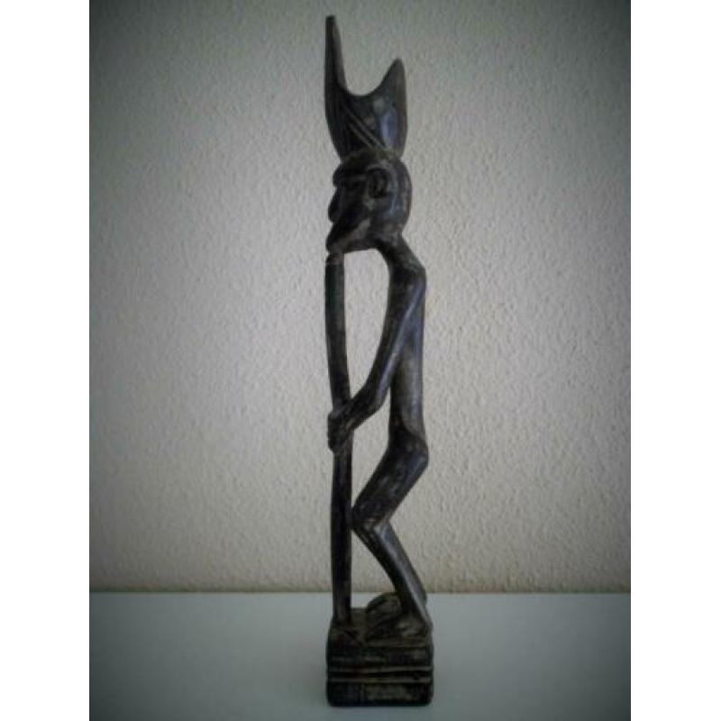 Houten Beeldje Indonesië - Houtsnijwerk - 34 x 5 cm.