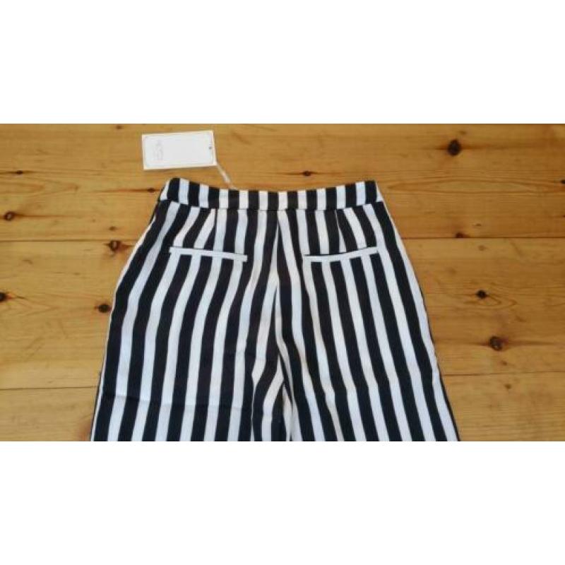 Zwart/witte gestreepte broek 34. Du Nord.
