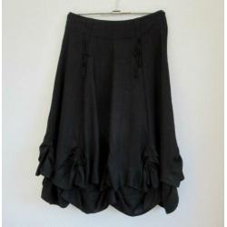 Zwarte linnen design rok van ART - mt 8 = mt M