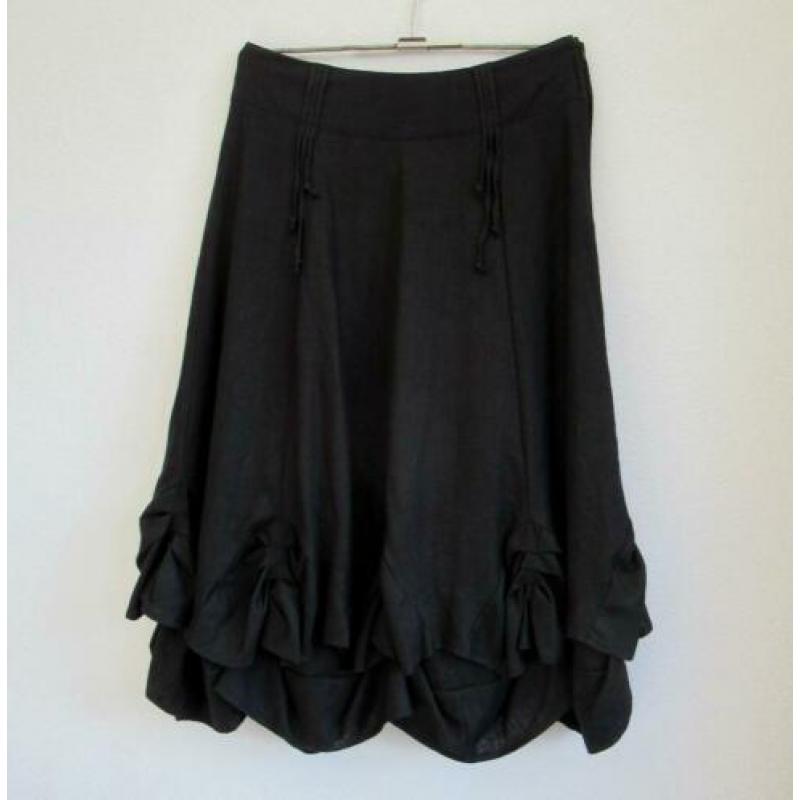 Zwarte linnen design rok van ART - mt 8 = mt M