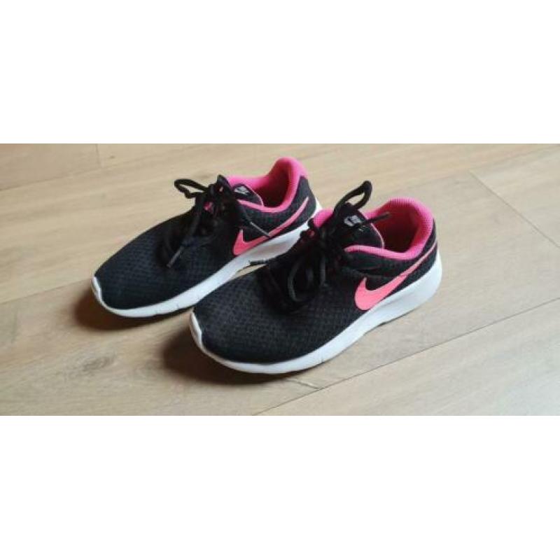 Lekker lopende Nike sneakers maat 33