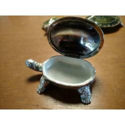 5 schildpad zilver doosje keramiek aardewerk beeldje