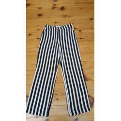 Zwart/witte gestreepte broek 34. Du Nord.