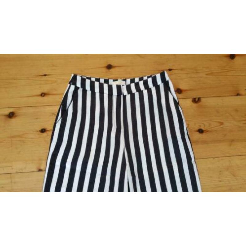 Zwart/witte gestreepte broek 34. Du Nord.