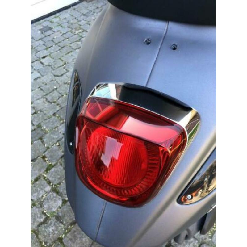 Vespa sprint achterlamp