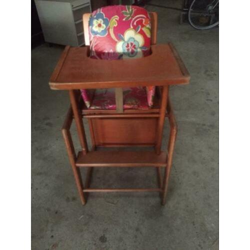 2 houten kinderstoelen