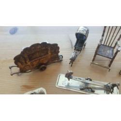Lotje zilveren miniaturen.