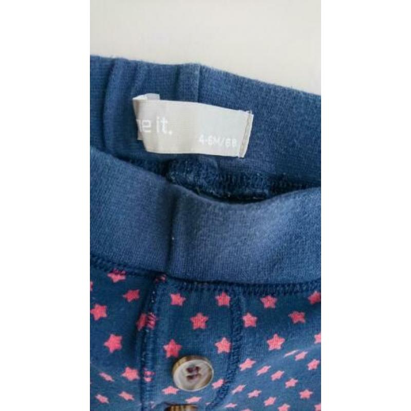 Hip, blauw/ rood broekje van Name It, maat 68