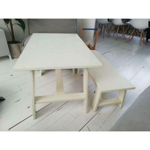 Ikea tafel en bankje!!