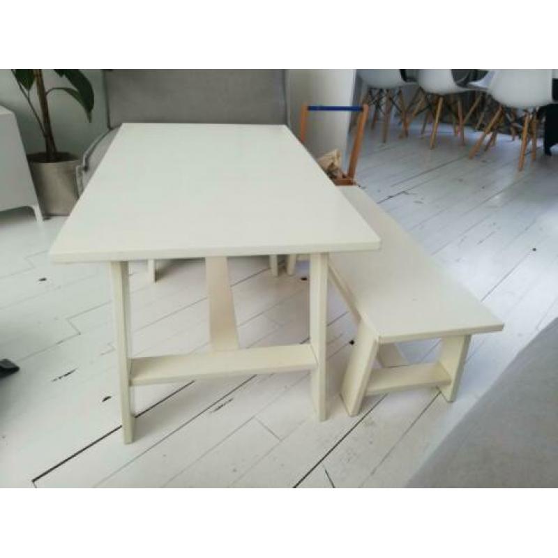 Ikea tafel en bankje!!