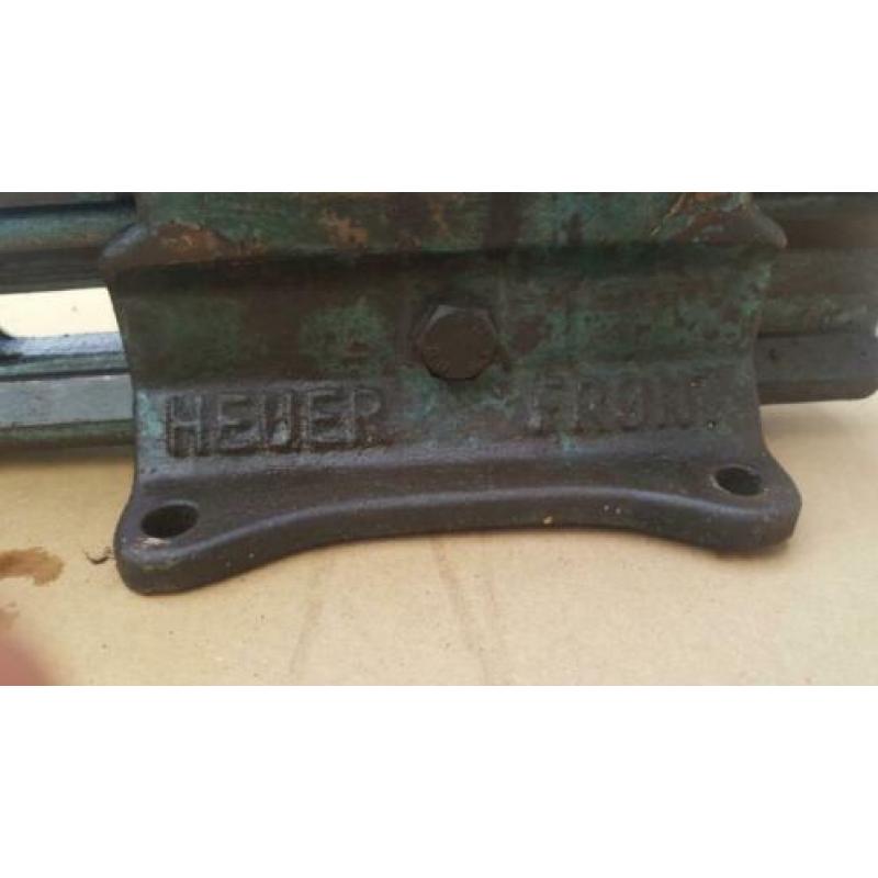 Goede, nette heuer front bankschroef! Bekbreedte 120 mm!