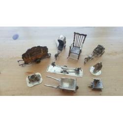 Lotje zilveren miniaturen.