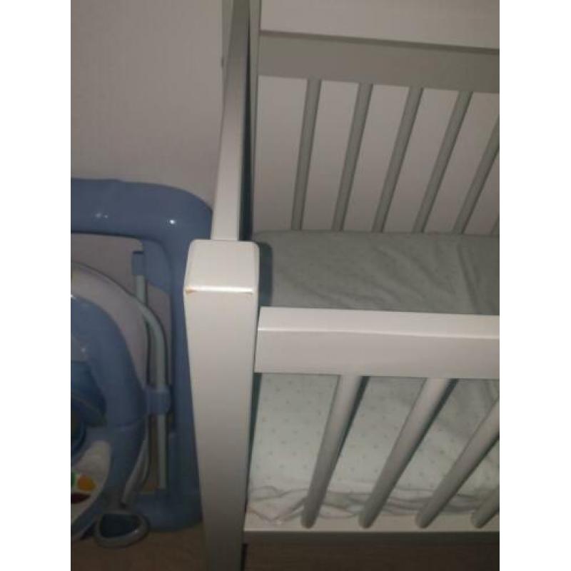 Wiegje wieg babybed bedje grijsgroen, mooie kleur!