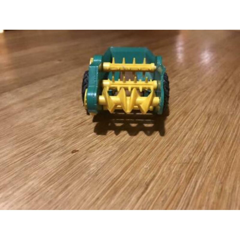 Britains 9540, Vaste Mestverspreider, Schaal 1:32