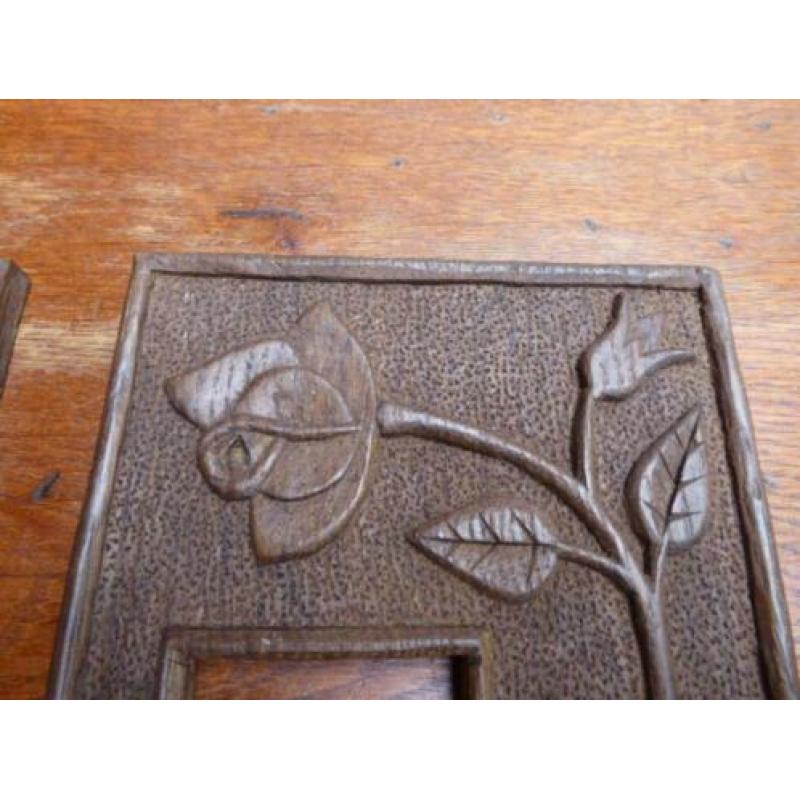 2 prachtig gesneden art deco houten fotolijsten