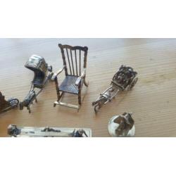 Lotje zilveren miniaturen.